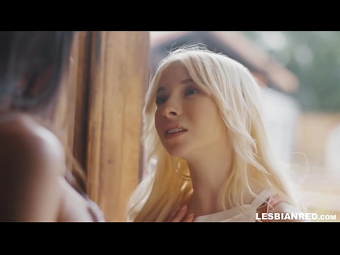 ❤️ A lány néhány hónap után hazajön, és végül a mostohaanyja punciját eszik. ❤❌ Szuper pornó at hu.villagesexvideos.ru